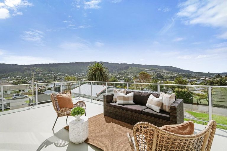 Photo of property in 32a Tawa Terrace, Tawa, Wellington, 5028