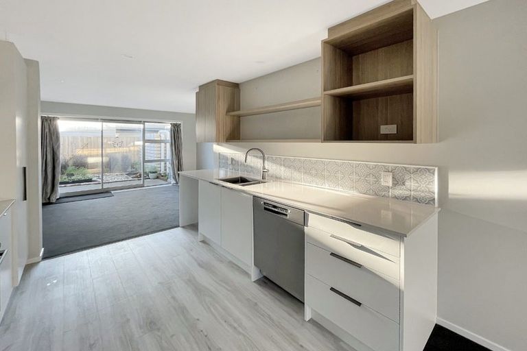 Photo of property in 5/6 Peel Place, Wainuiomata, Lower Hutt, 5014