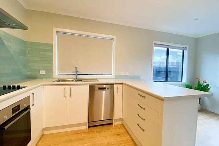 Photo of property in 27 Olive Crescent, Papatoetoe, Auckland, 2025