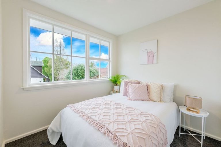 Photo of property in 362 Yaldhurst Road, Russley, Christchurch, 8042