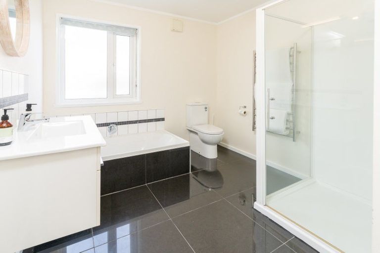 Photo of property in 11 Bay Lair Grove, Island Bay, Wellington, 6023