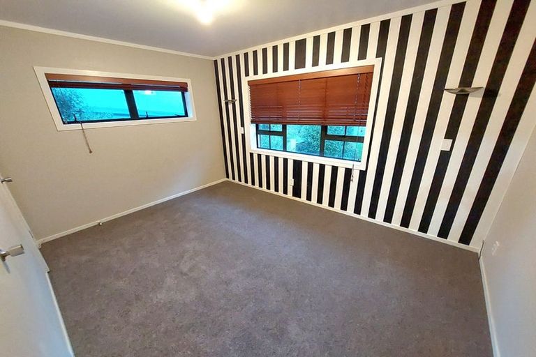 Photo of property in 2a Korotaha Terrace, Rothesay Bay, Auckland, 0630