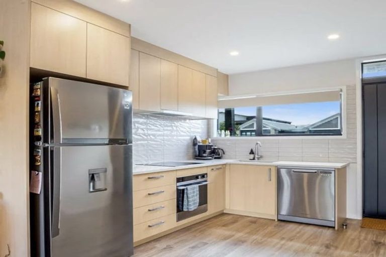 Photo of property in 35 Treloar Crescent, Hobsonville, Auckland, 0616