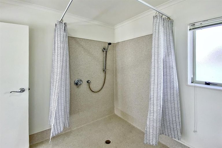 Photo of property in 3/66 Kawaha Point Road, Kawaha Point, Rotorua, 3010