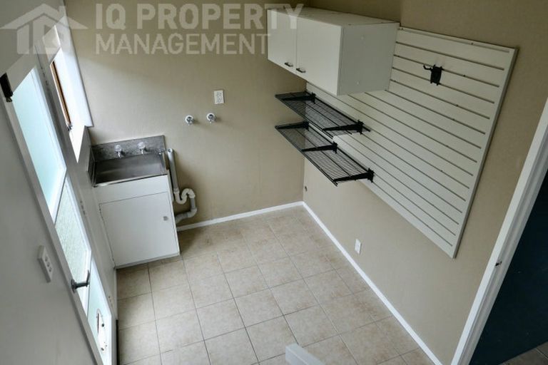 Photo of property in 2/77 Prince Regent Drive, Half Moon Bay, Auckland, 2012