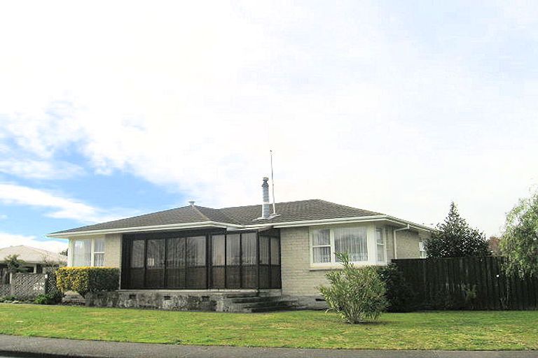 Photo of property in 64 Folkestone Drive, Flaxmere, Hastings, 4120