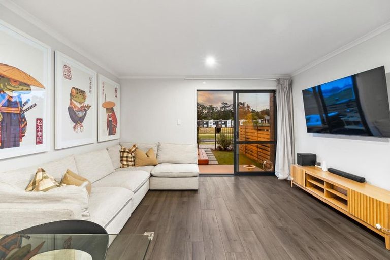 Photo of property in 54 Papatupu Way, Kumeu, 0810