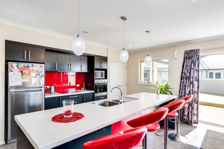 Photo of property in 79 Mcelwee Street, Jervoistown, Napier, 4112