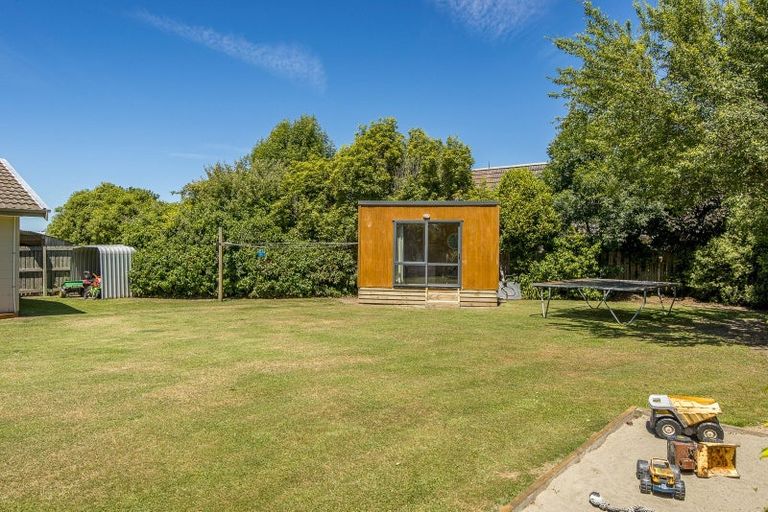 Photo of property in 16 Torlesse Crescent, Darfield, 7510