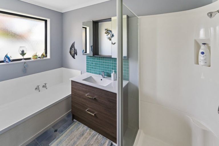 Photo of property in 36 Totara Park Avenue, Motueka, 7120