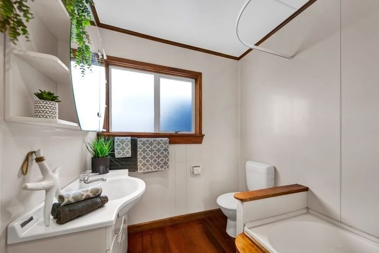 Photo of property in 92 South Road, Blagdon, New Plymouth, 4310