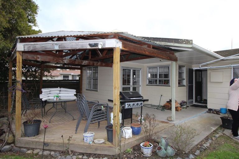 Photo of property in 27 Dunk Place, Milson, Palmerston North, 4414