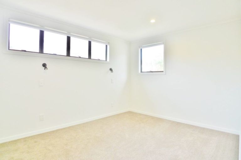 Photo of property in 192 Henderson Valley Road, Henderson, Auckland, 0612