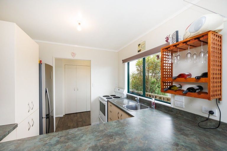 Photo of property in 23 Lydia Place, Kelvin Grove, Palmerston North, 4414