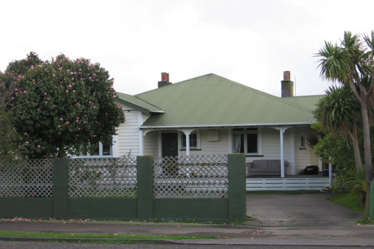 Photo of property in 35 Marne Street, Hokowhitu, Palmerston North, 4410