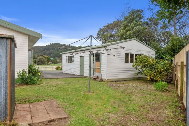 Photo of property in 106 Gemstone Drive, Birchville, Upper Hutt, 5018