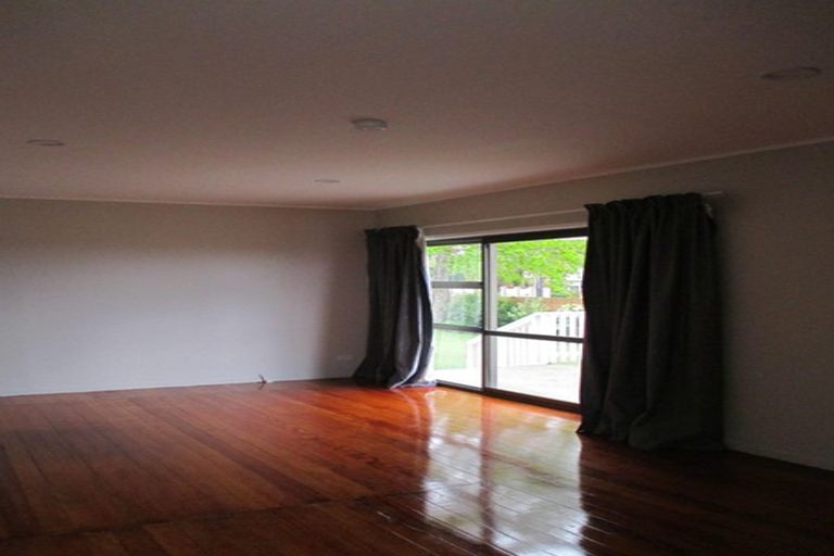 Photo of property in 40 Te Atatu Road, Te Atatu South, Auckland, 0610