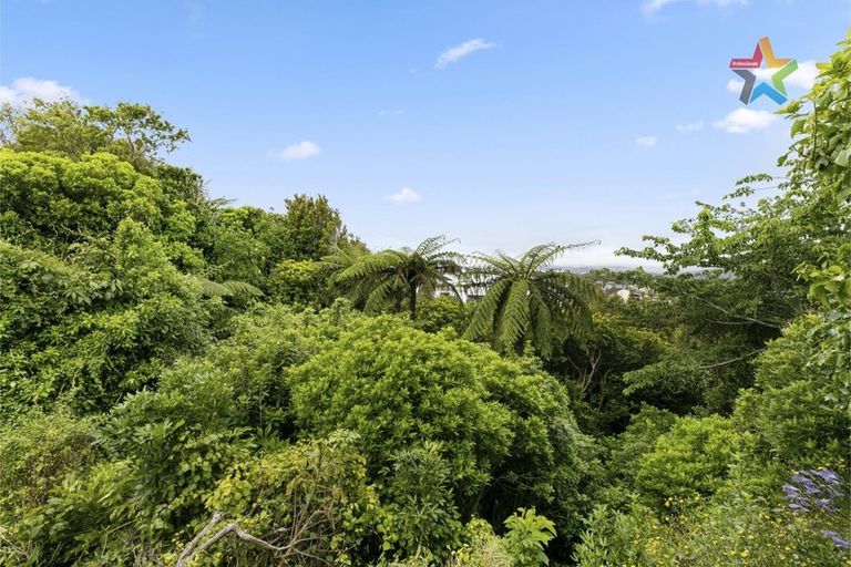 Photo of property in 10b Camellia Terrace, Maungaraki, Lower Hutt, 5010