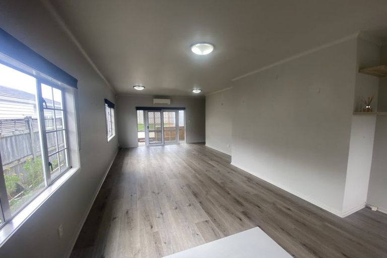 Photo of property in 28 Mulvaney Crescent, Henderson, Auckland, 0612