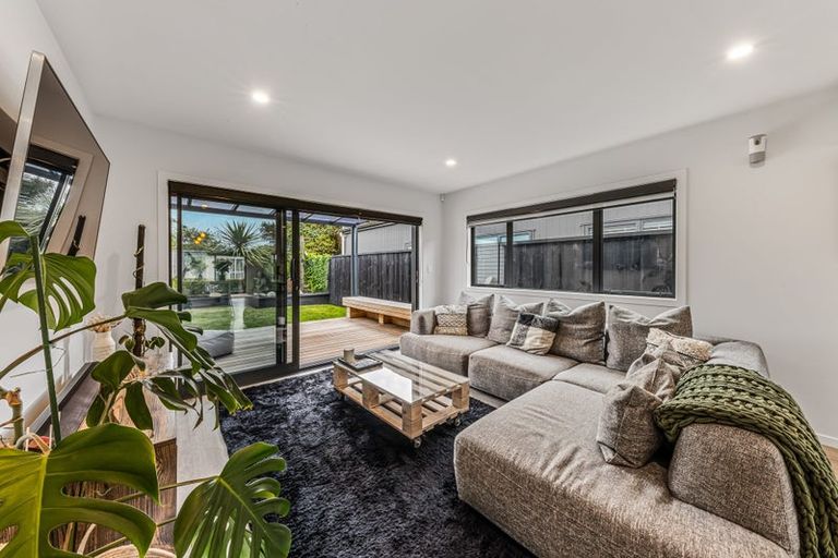 Photo of property in 11 Makete Crescent, Hobsonville, Auckland, 0618