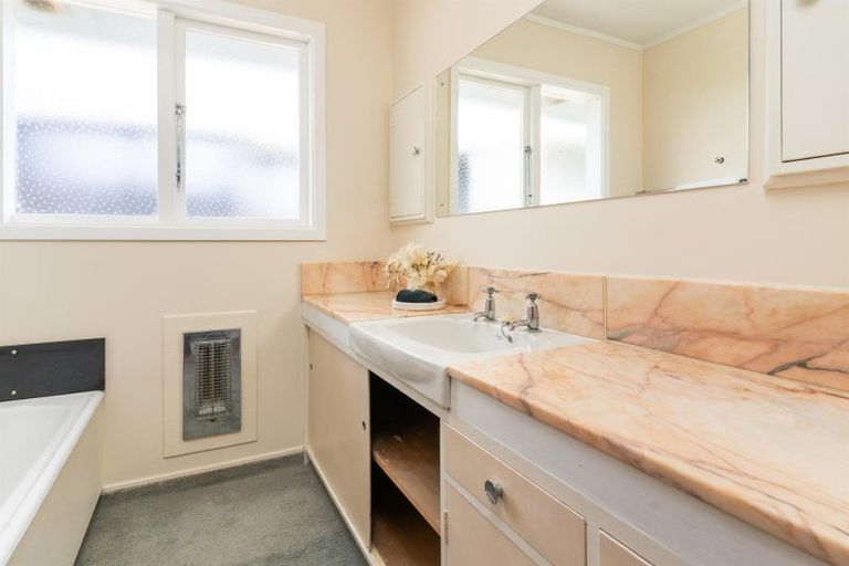 Photo of property in 38 Dyers Pass Road, Cashmere, Christchurch, 8022