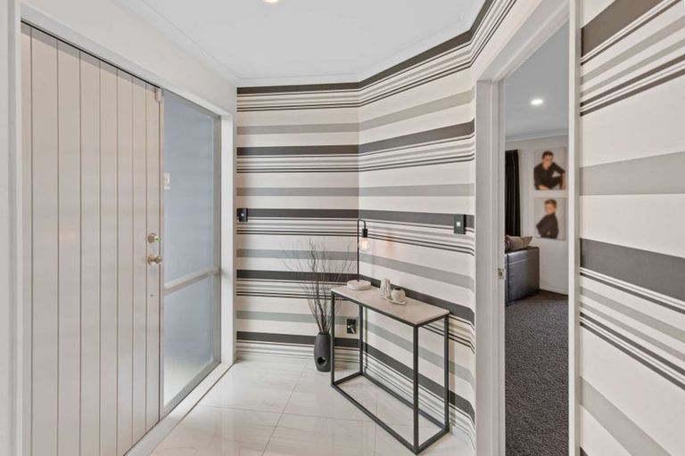 Photo of property in 28 Branigan Parade, Kelvin Grove, Palmerston North, 4414