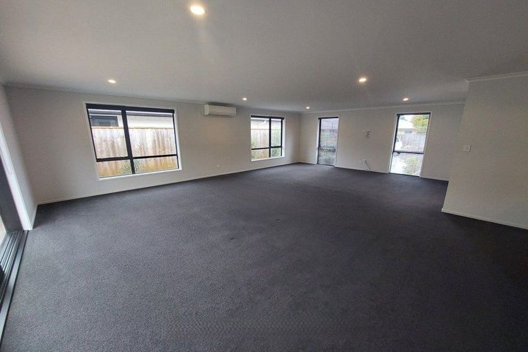 Photo of property in 6 Pa Tuna Lane, Hurdon, New Plymouth, 4310