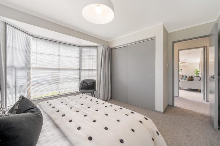 Photo of property in 2/41 Athlone Crescent, Avalon, Lower Hutt, 5011