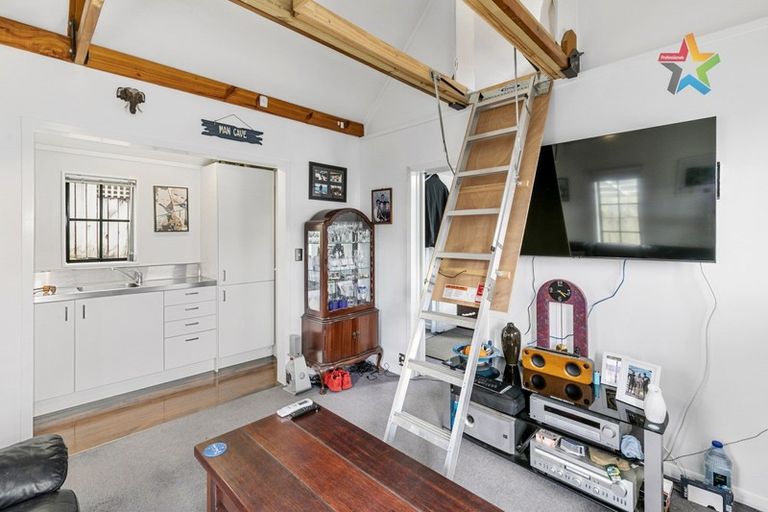 Photo of property in 2/9 Montgomery Street, Stokes Valley, Lower Hutt, 5019