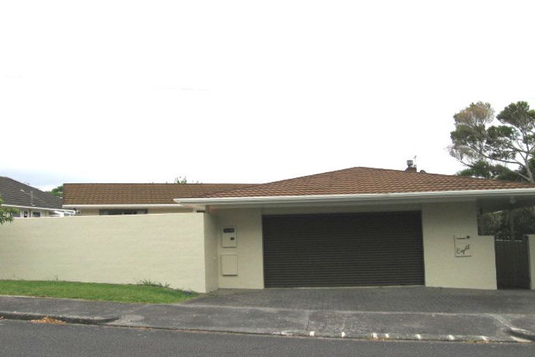 Photo of property in 8 Kay Drive, Blockhouse Bay, Auckland, 0600