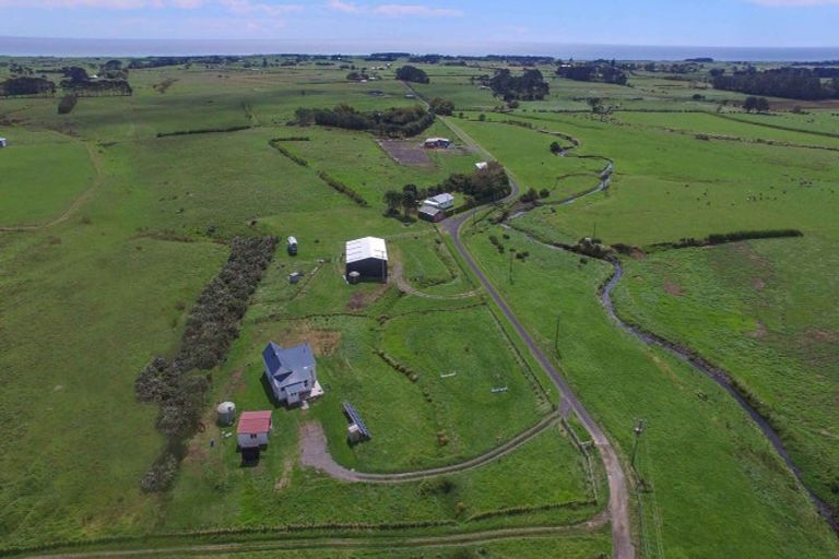 Photo of property in 210 Mirikau Road, Warea, New Plymouth, 4381