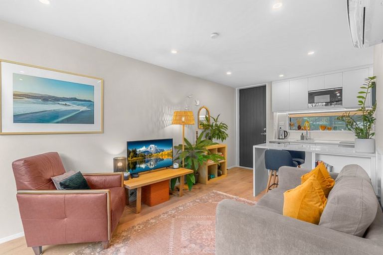 Photo of property in 28 Koro Lane, Mangere Bridge, Auckland, 2022