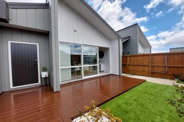 Photo of property in 130 Tarapuka Road, Westgate, Auckland, 0814