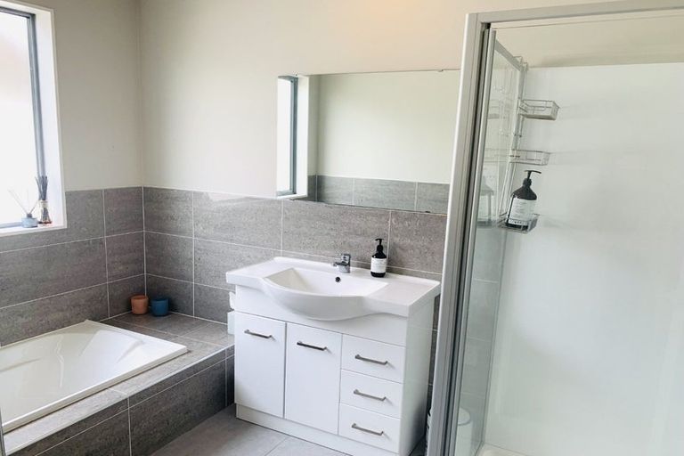 Photo of property in 26 Phar Lap Crescent, Takanini, 2112