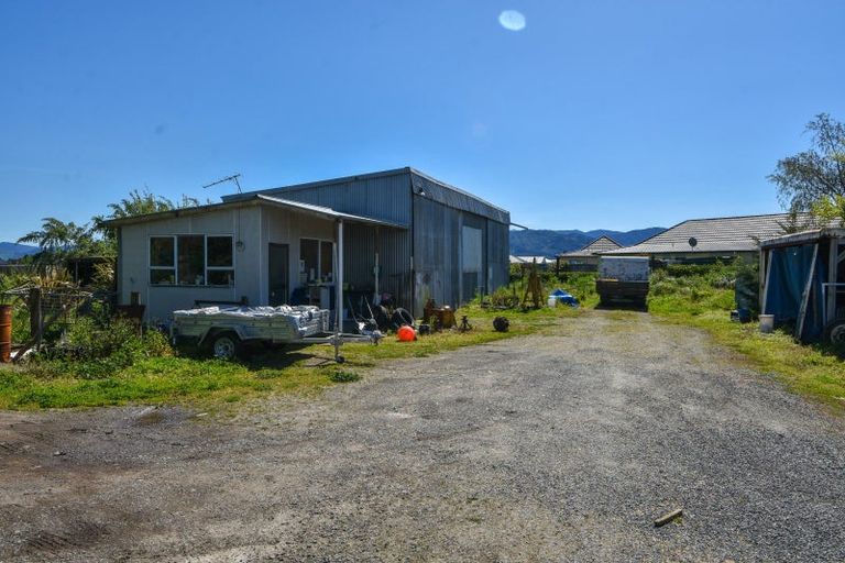 Photo of property in 320 High Street South, Carterton, 5713