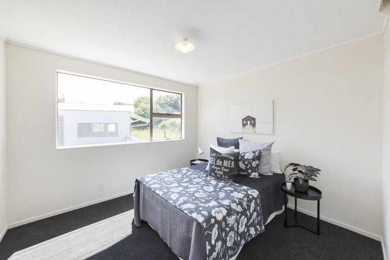 Photo of property in 3 Escort Grove, Awapuni, Palmerston North, 4412
