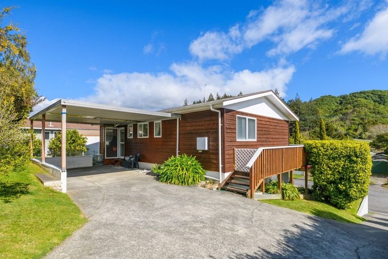 Photo of property in 49 Hampden Street, Picton, 7220