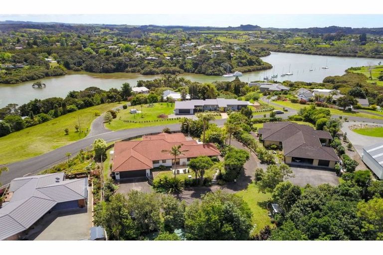 Photo of property in 33 Rarere Terrace, Kerikeri, 0230