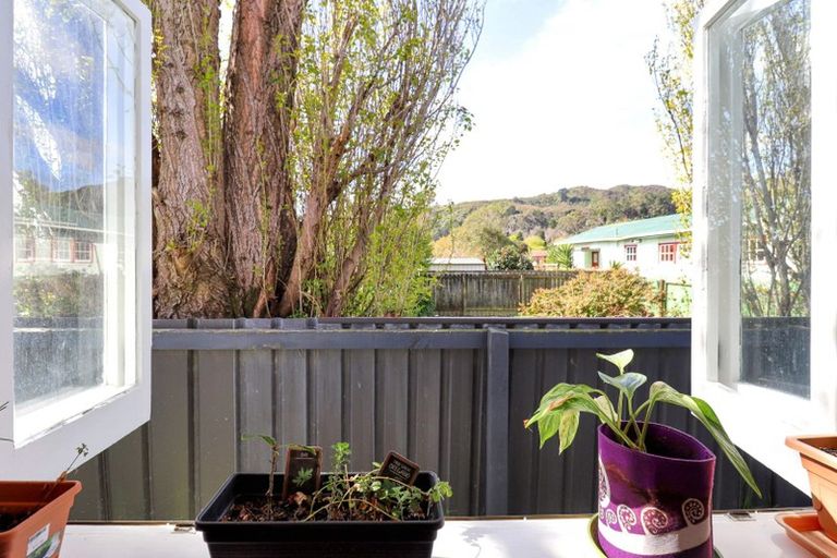 Photo of property in 57 Rata Street, Naenae, Lower Hutt, 5011