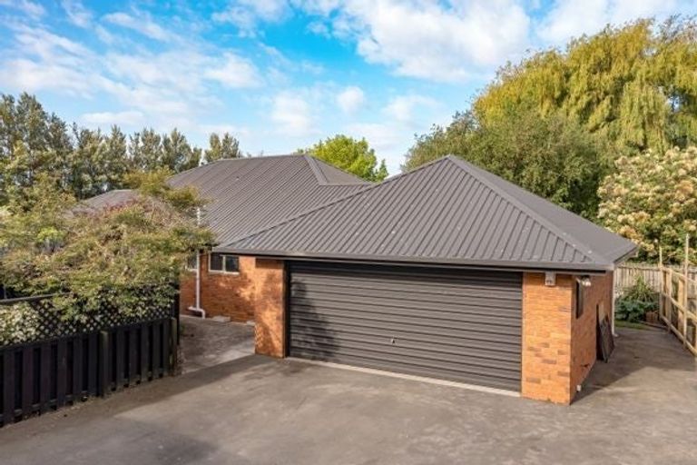 Photo of property in 2/45b Trafford Street, Harewood, Christchurch, 8051