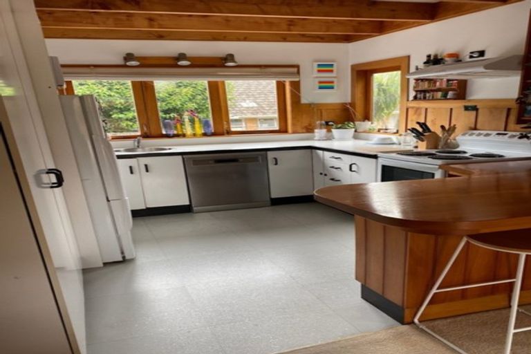 Photo of property in 1/66 Nile Road, Milford, Auckland, 0620