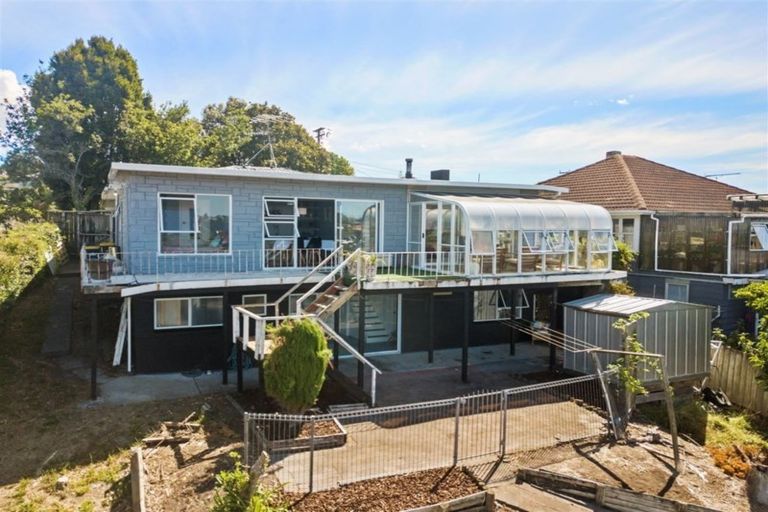 Photo of property in 28 Weldene Avenue, Glenfield, Auckland, 0629