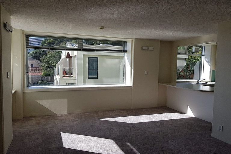 Photo of property in Jerningham Apartments, 20 Oriental Terrace, Oriental Bay, Wellington, 6011