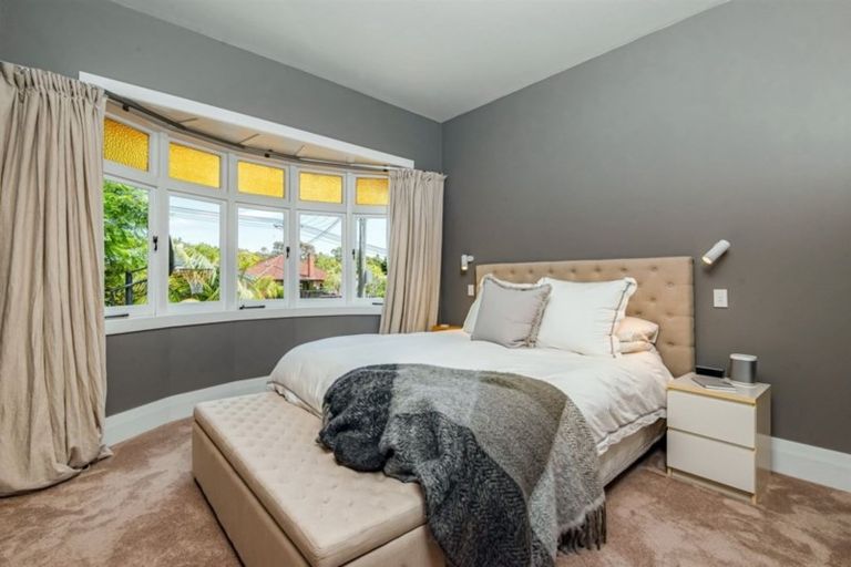 Photo of property in 15 Le Roy Terrace, Birkenhead, Auckland, 0626