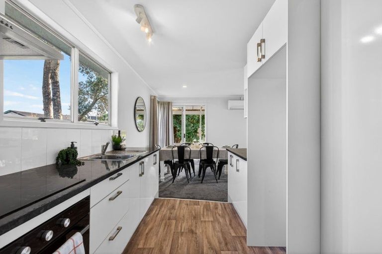 Photo of property in 7 Hinton Place, Weymouth, Auckland, 2103