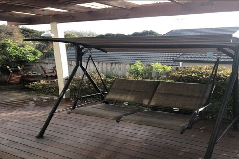 Photo of property in 1/112 Seaview Road, Glenfield, Auckland, 0629