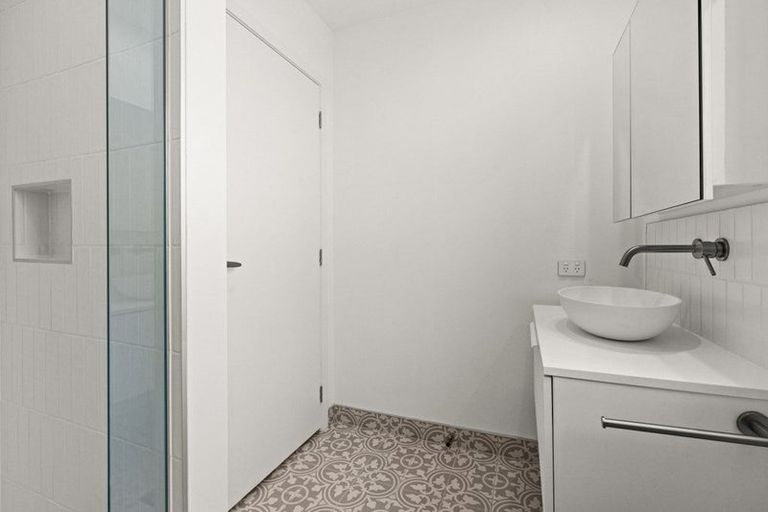 Photo of property in 102 Auckland Road, Greenmeadows, Napier, 4112