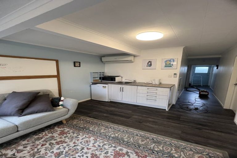 Photo of property in 108 Seaview Road, Paraparaumu Beach, Paraparaumu, 5032