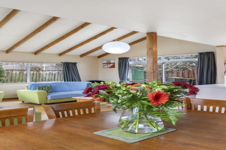 Photo of property in 10/25a Beach Road, Te Atatu Peninsula, Auckland, 0610