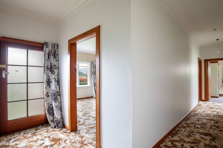 Photo of property in 18 Branxholm Street, Roxburgh, 9500